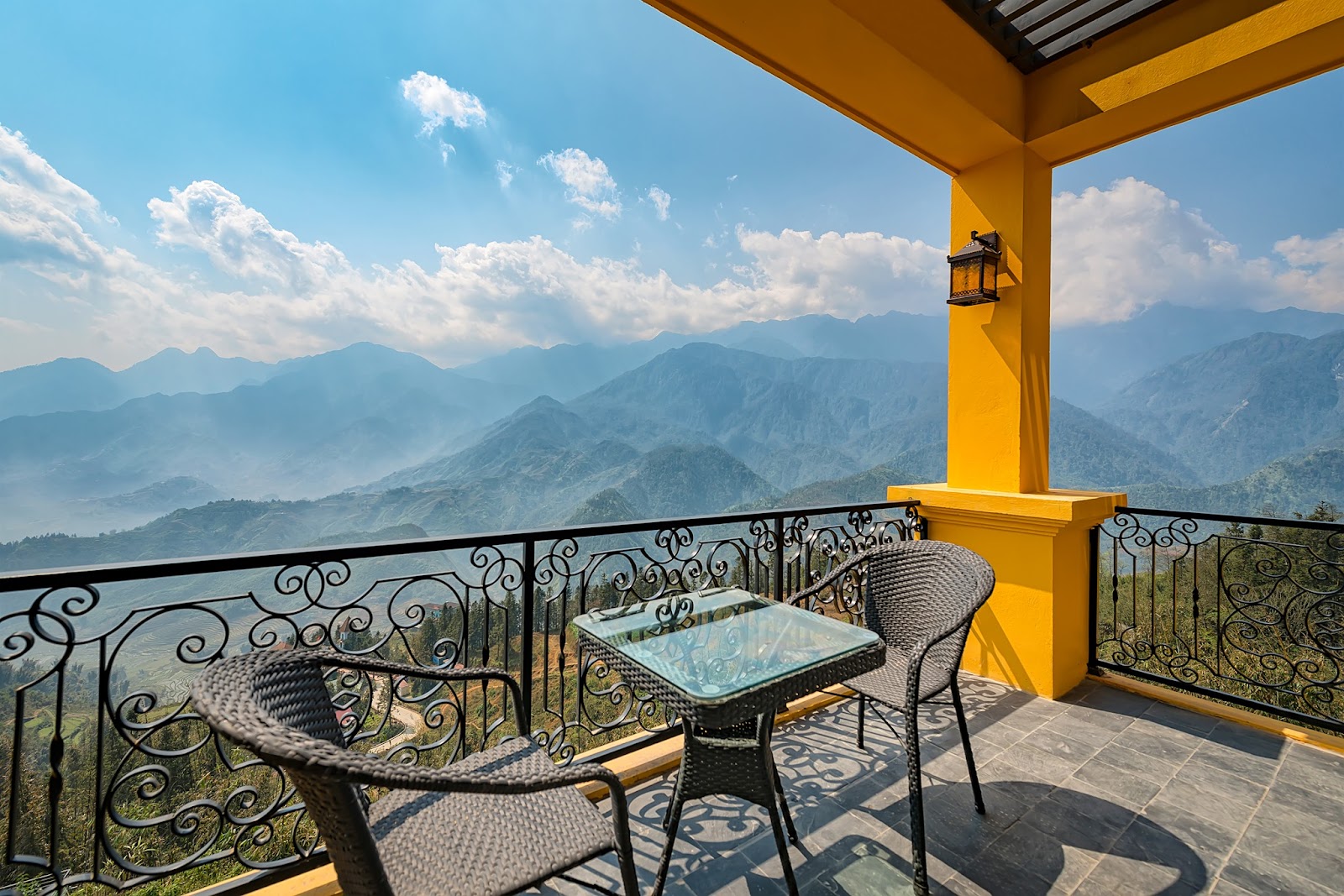 Khách sạn có vị trí đắc địa tại Sa Pa.