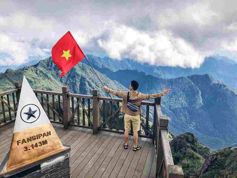 Sa Pa toạ lạc ở vùng núi cao, tạo điều kiện lý tưởng cho việc săn mây.