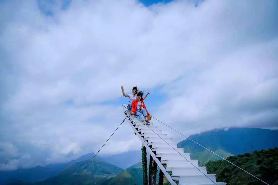 Biển mây trên đỉnh đèo Ô Quy Hồ