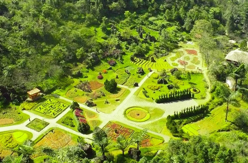 Núi Hàm Rồng là điểm tham quan nổi bật tại Sa Pa