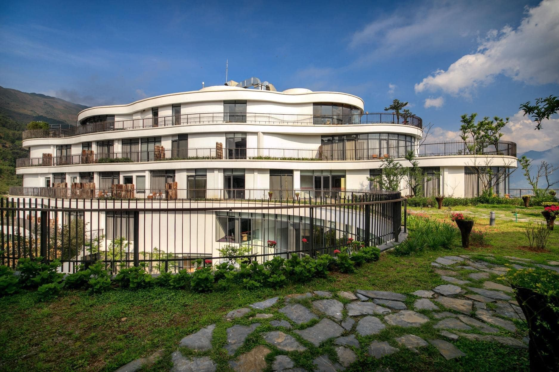 Pao’s Sapa Leisure Hotel nằm gần trung tâm song vẫn giữ được không gian yên tĩnh và riêng tư