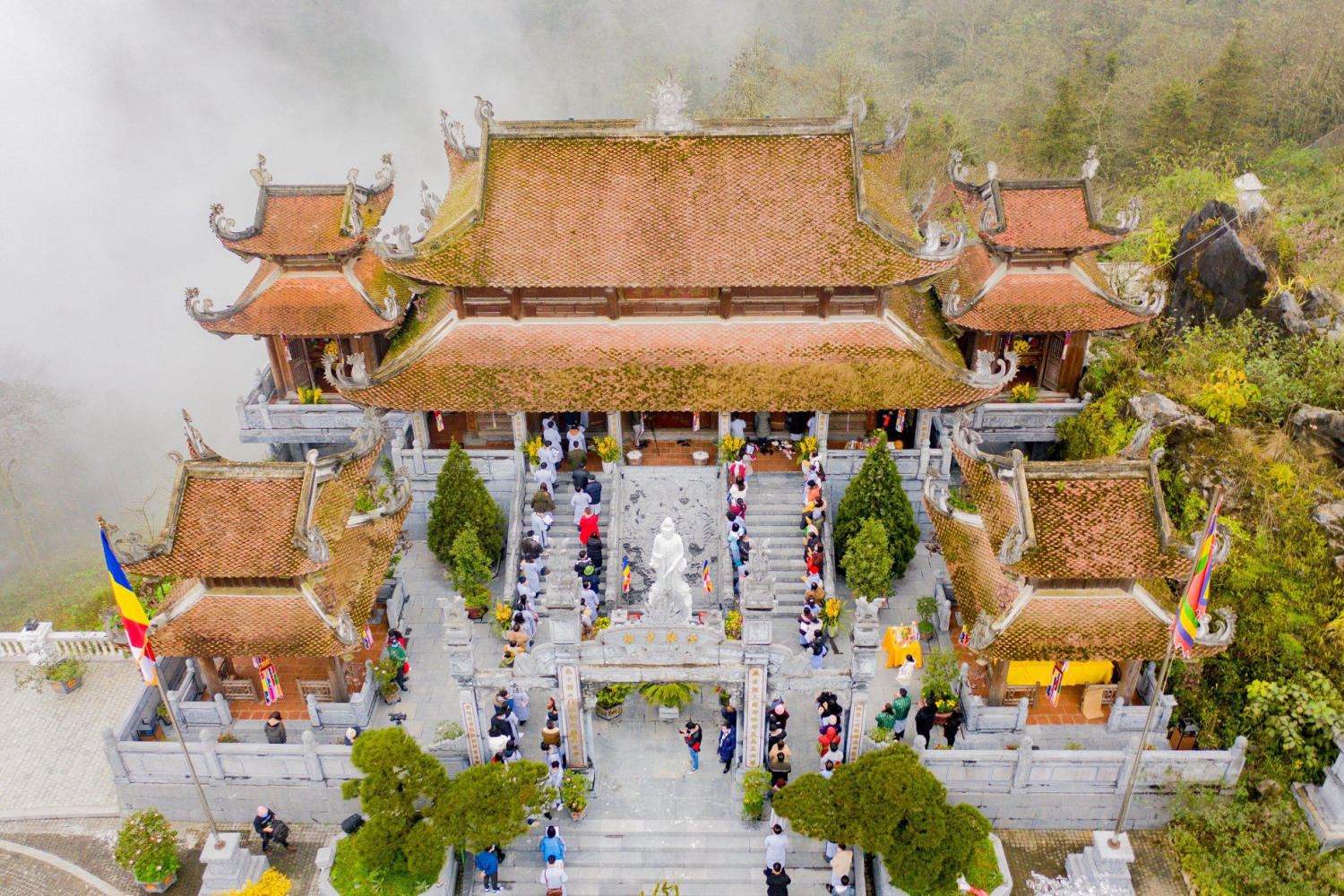 Quần thể tâm linh Fansipan mang ý nghĩa văn hóa và tâm linh sâu sắc
