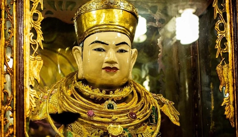 Theo lưu truyền, ông Hoàng Bảy là một vị tướng tài dưới triều vua Lê Cảnh Hưng