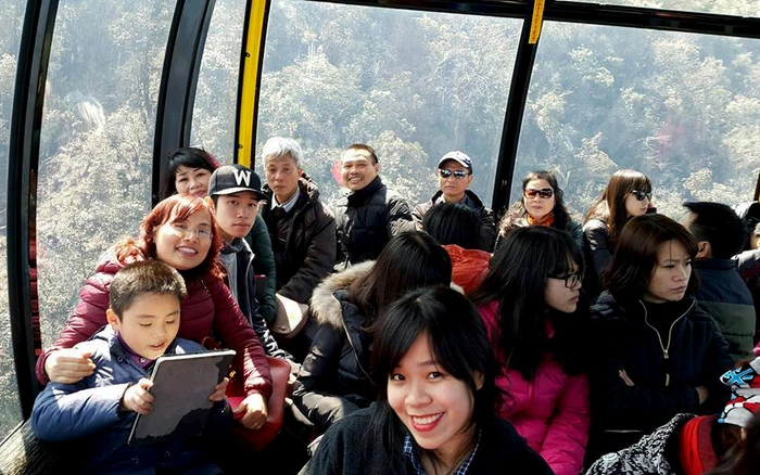 Người cao tuổi hoàn toàn có thể chinh phục đỉnh Fansipan bằng cáp treo Fansipan