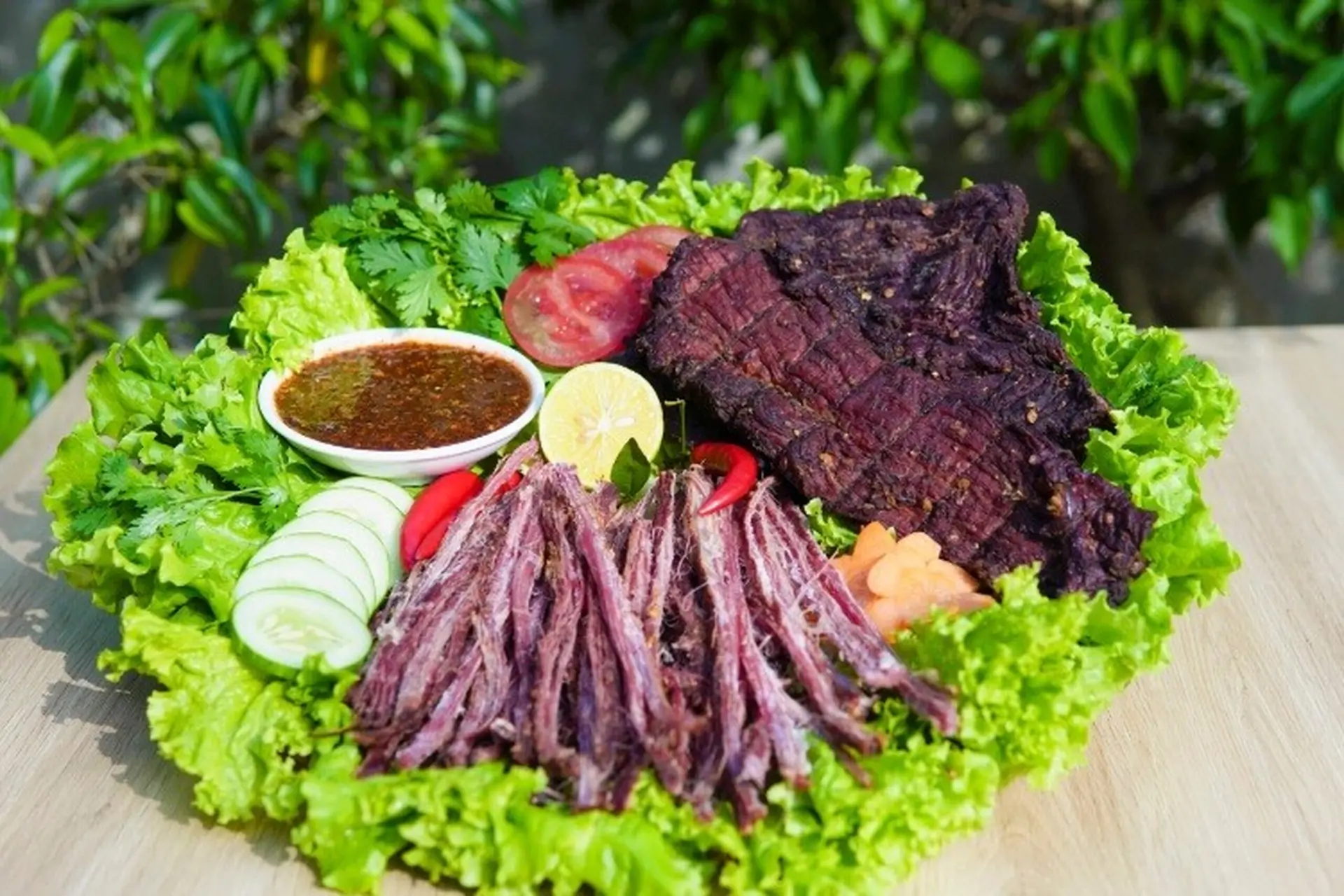 Thịt trâu gác bếp là món ăn không nên bỏ qua khi du lịch Tây Bắc