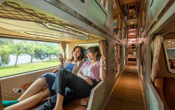 Di chuyển bằng xe khách là lựa chọn của nhiều du khách từ Điện Biên đi Sa Pa