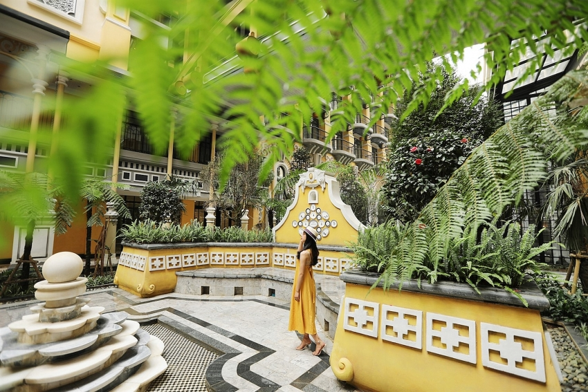 Hôtel de la Coupole sở hữu nhiều góc sống ảo được nhiều chị em yêu thích