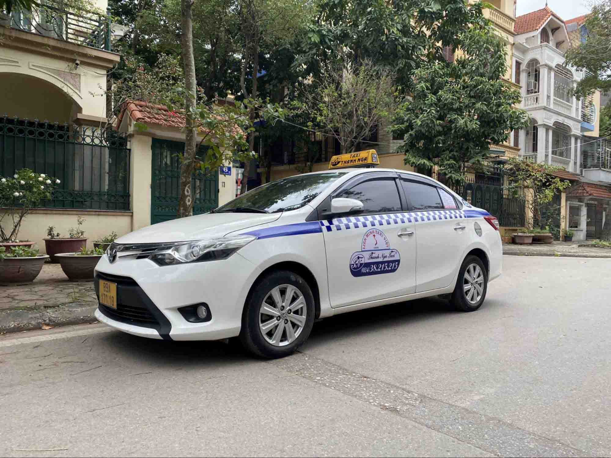 Taxi Hữu Nghị được nhiều du khách lựa chọn khi di chuyển tới các bản làng vùng cao.