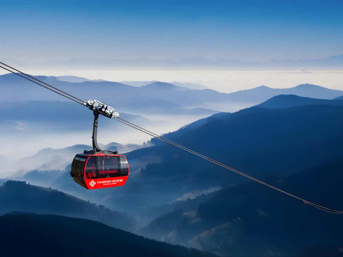 Chinh phục đỉnh Fansipan cao 3.143m tại tỉnh Lào Cai nhờ hệ thống cáp treo hiện đại. (Nguồn sưu tầm)&nbsp;