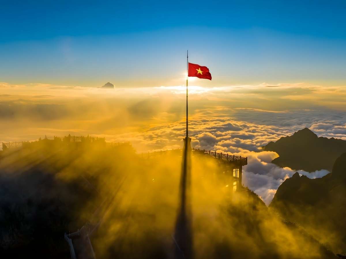 Chinh phục đỉnh Fansipan tại tỉnh Lào Cai dễ dàng hơn bao giờ hết với hệ thống cáp treo. (Nguồn sưu tầm)&nbsp;