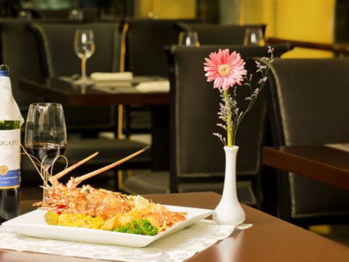 Nhà hàng Atiso tại Sapa Charm Hotel phục vụ buffet sáng và nhiều món đặc sản vùng cao
