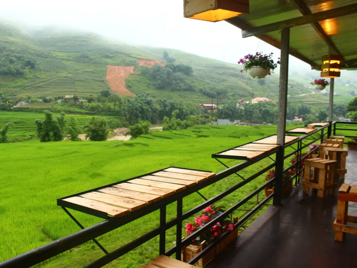 Sapa Terrace Hotel nằm tại khu vực thuận lợi, dễ dàng di chuyển đến nhiều điểm du lịch Sa Pa.