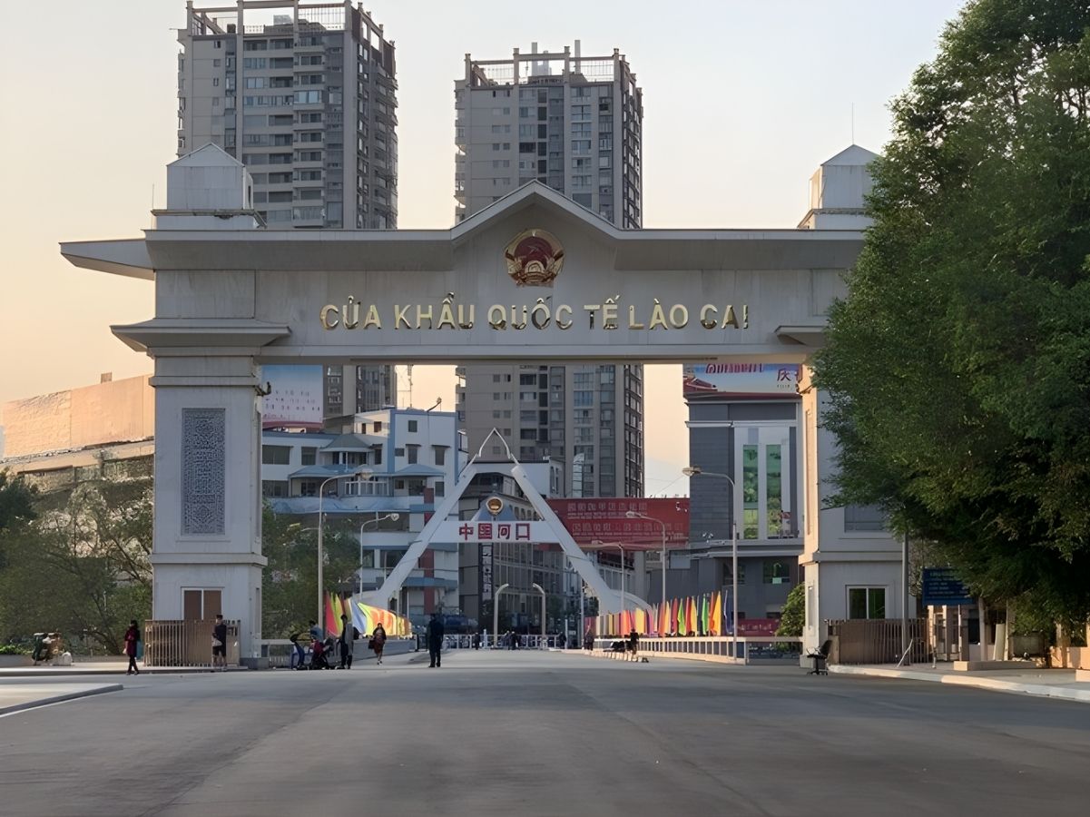 Vị trí cửa khẩu kết nối hiệu quả với thành phố Lào Cai.