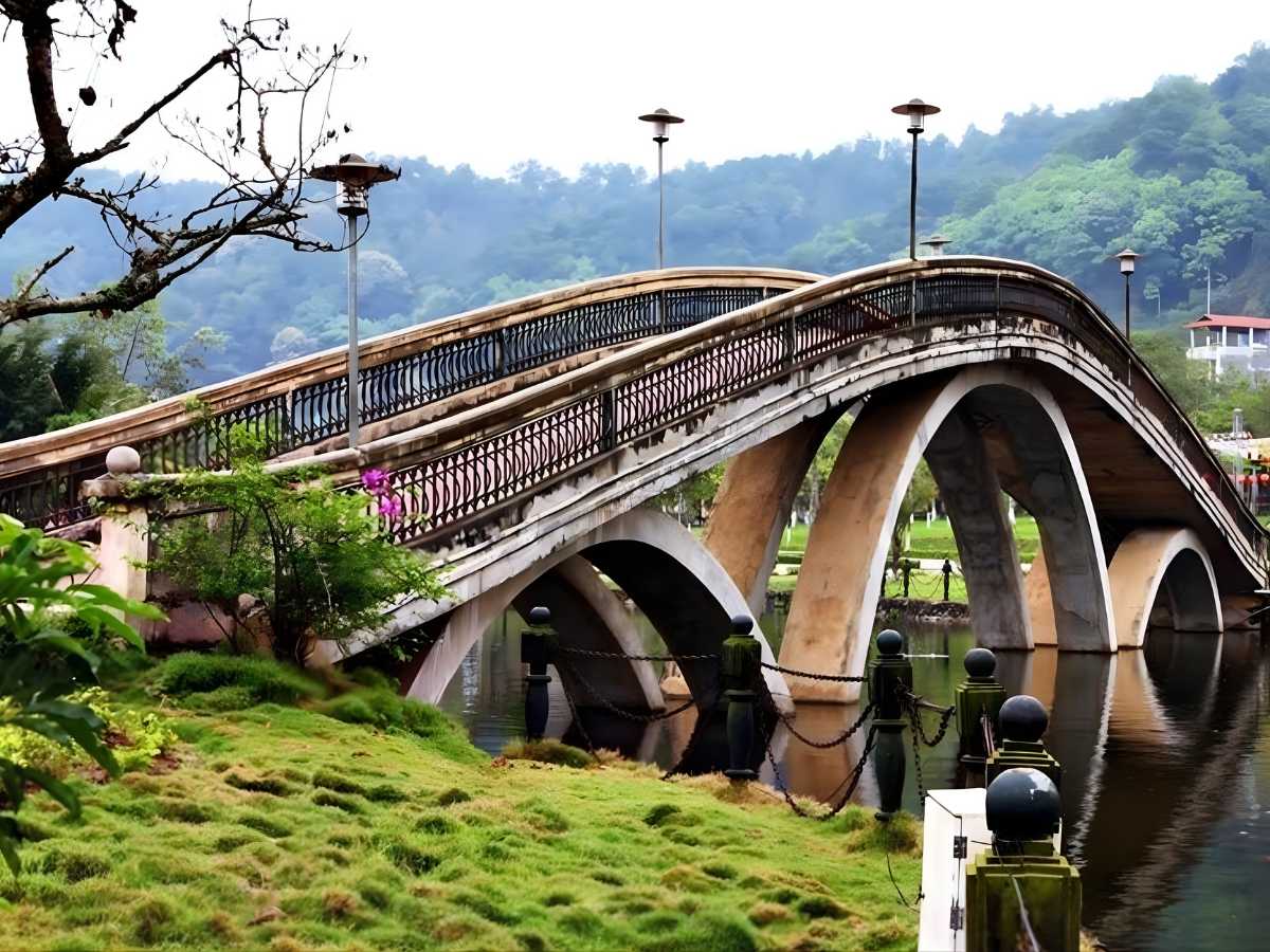 Không gian kết nối giữ vai trò liên kết giữa công viên và đô thị Lào Cai.