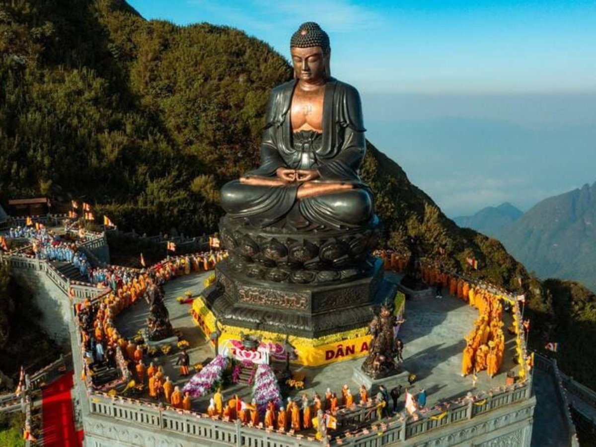 Không gian tâm linh thanh tịnh giữa độ cao hơn 3.000 m tạo nên nét riêng cho Sun World Fansipan Legend