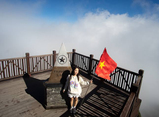 Du khách săn thành công biển mây trên đỉnh Fansipan