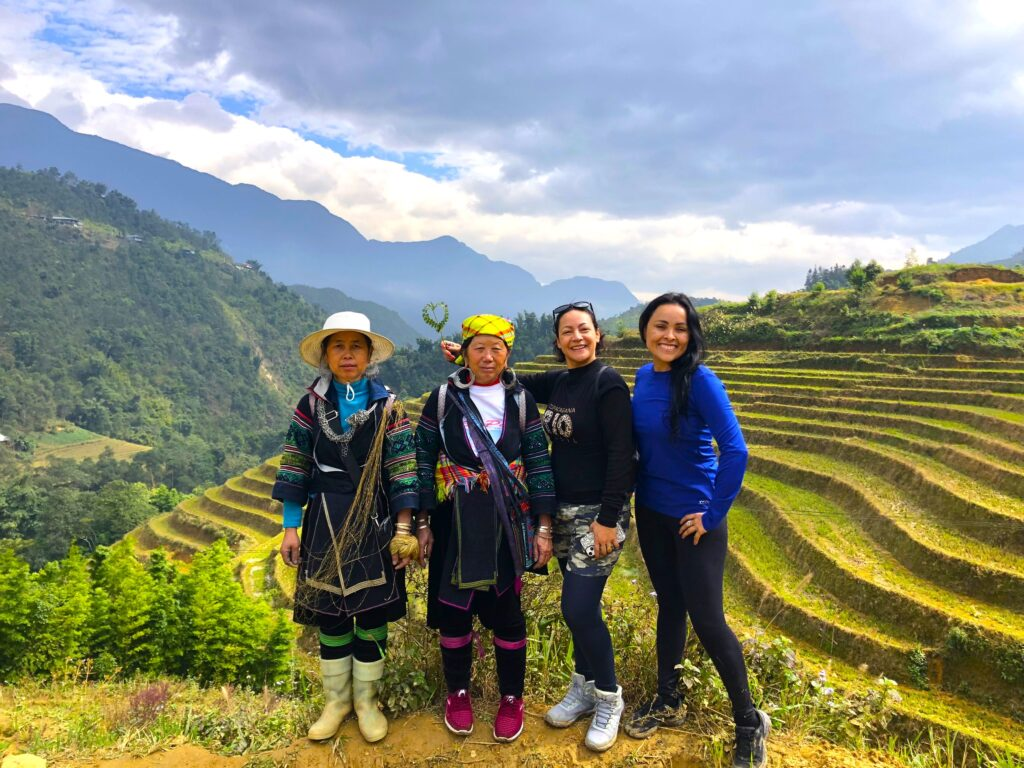 Trang phục phù hợp giúp hành trình khám phá Sa Pa dễ chịu hơn rất nhiều