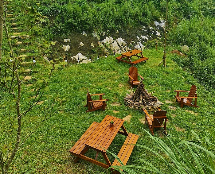 Phansi Glamping sở hữu tầm nhìn 360 độ hướng ra thung lũng Mường Hoa và đỉnh Fansipan.