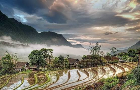 Tả Van mùa nước đổ