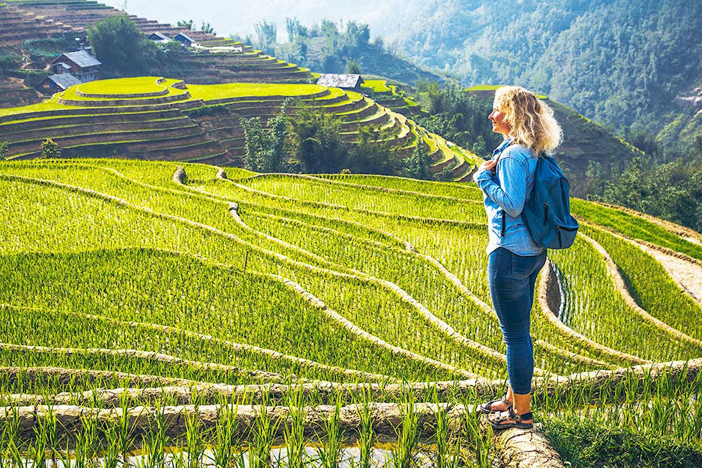 Du khách nên lựa chọn các trang phục gọn nhẹ để hành trình khám phá thuận lợi nhất