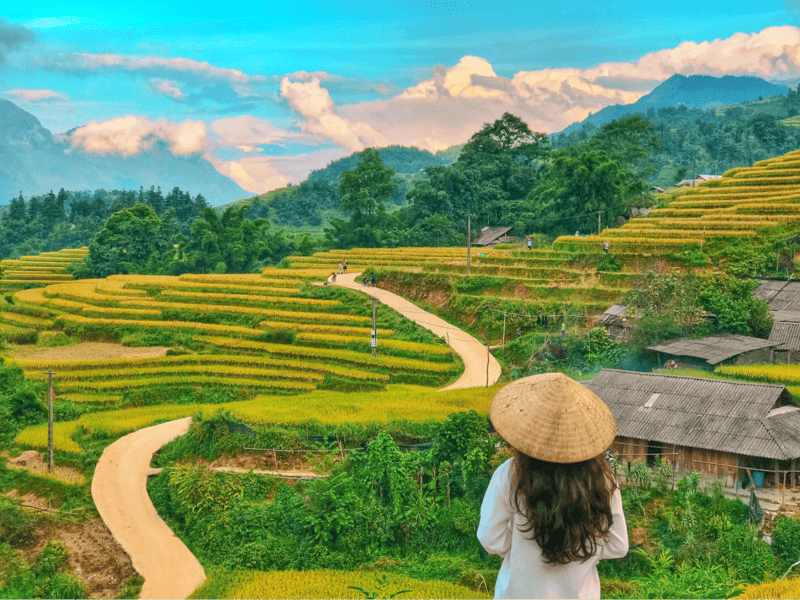 Khung cảnh đẹp như tranh vẽ tại Bản Ý Linh Hồ