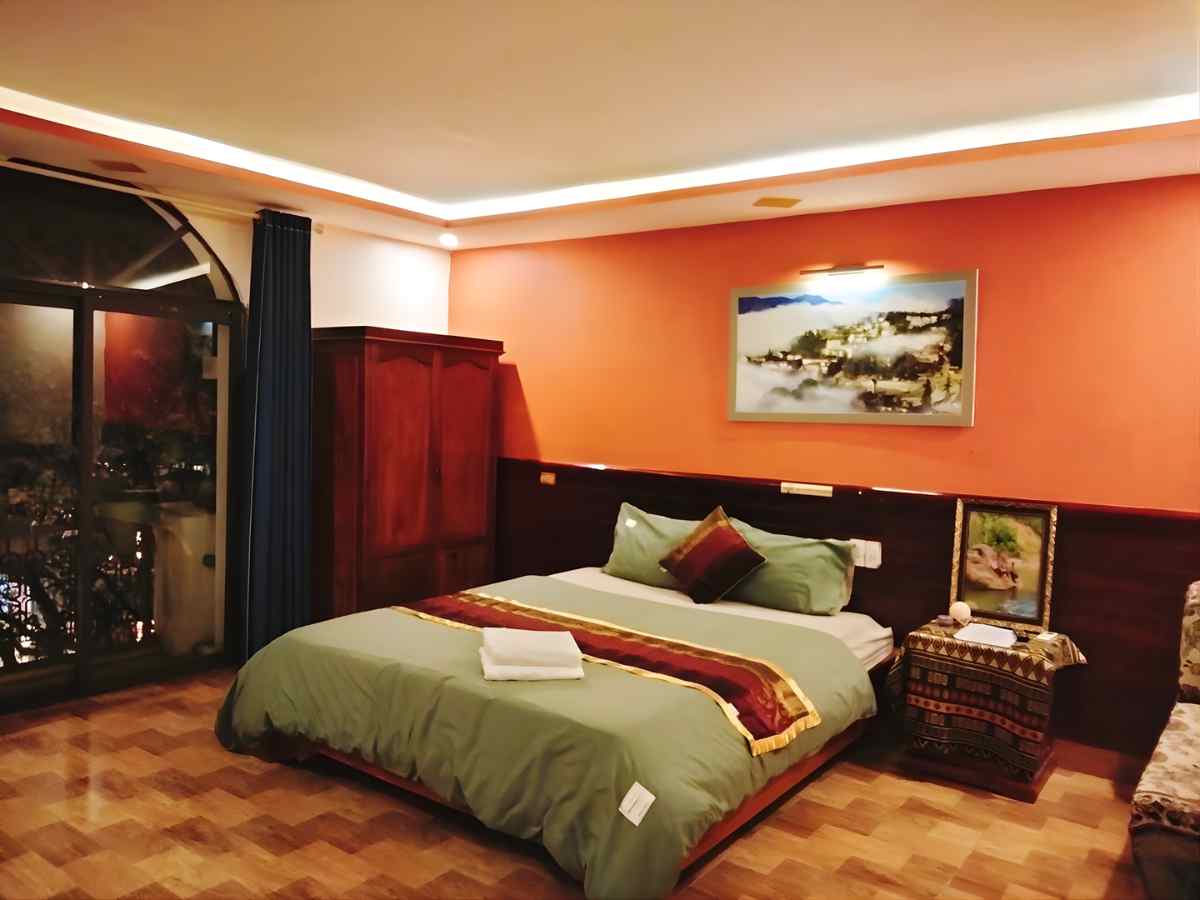 Không gian phòng ấm cúng giúp nghỉ dưỡng Sa Pa tiết kiệm, đủ tiện nghi. 