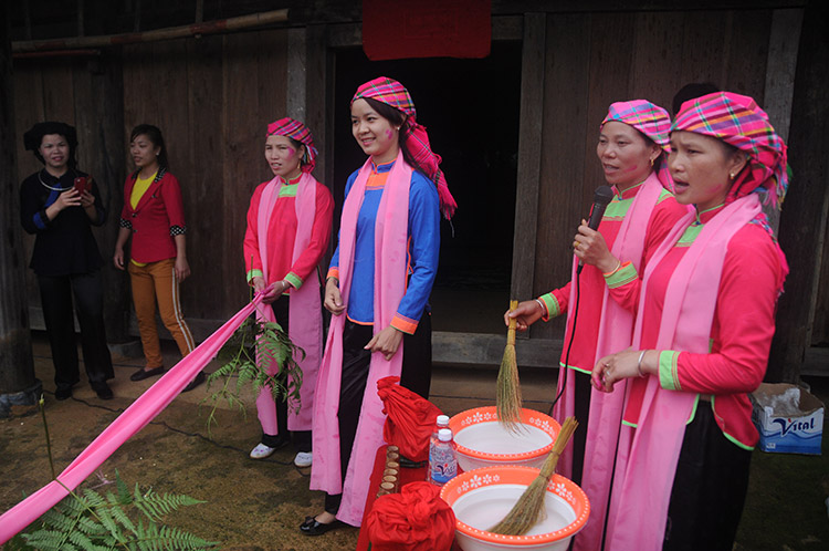 Trang phục dân tộc Giáy