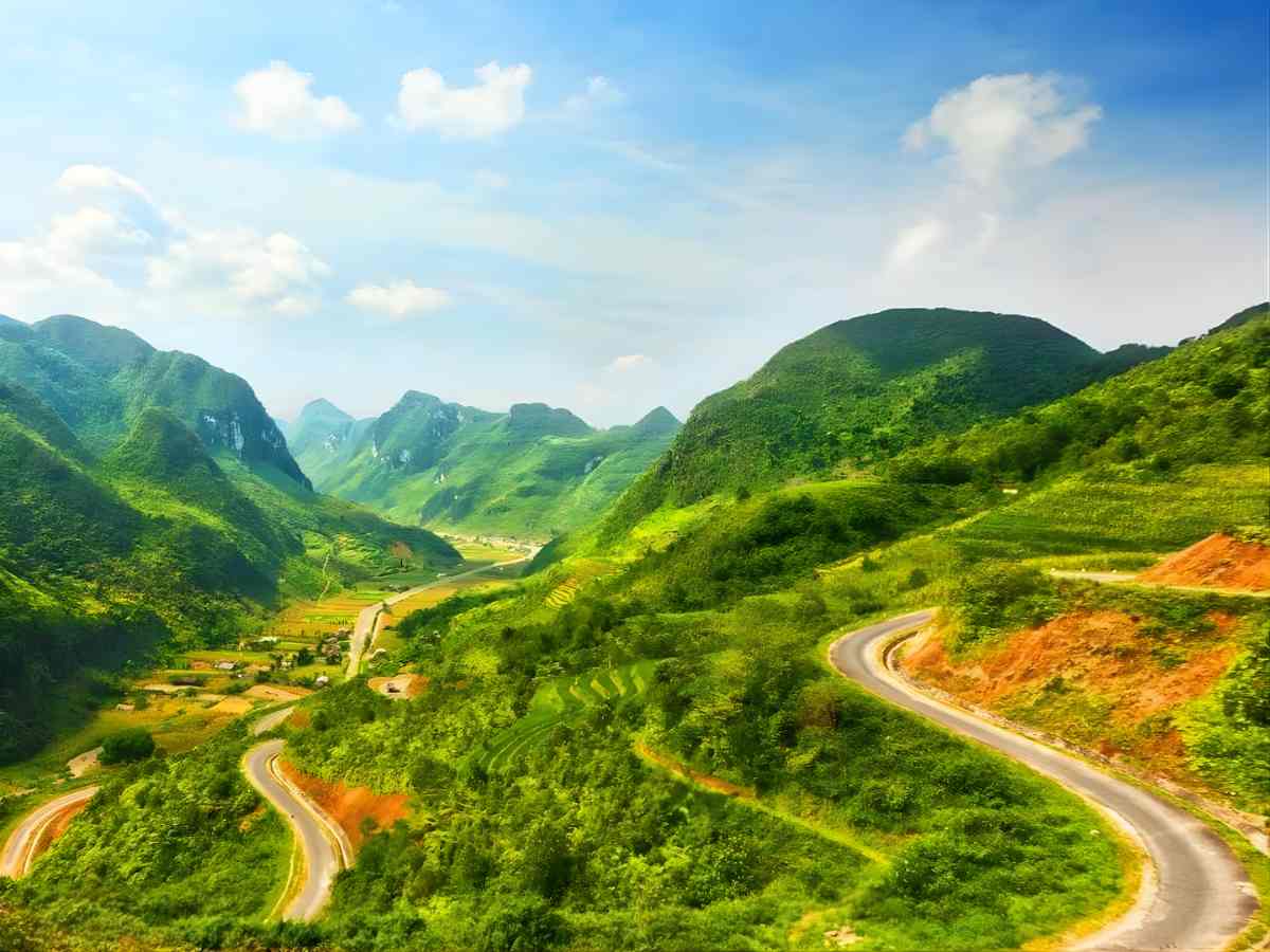 Đèo Ô Quy Hồ là tuyến giao thông quan trọng, kết nối Sa Pa với cao nguyên Lai Châu.