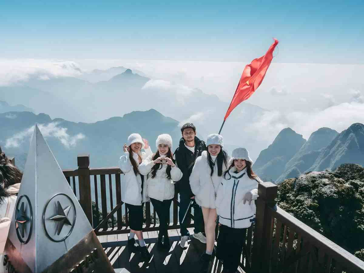 Sa Pa và Fansipan là điểm dừng quan trọng trong hành trình phượt khám phá Tây Bắc.