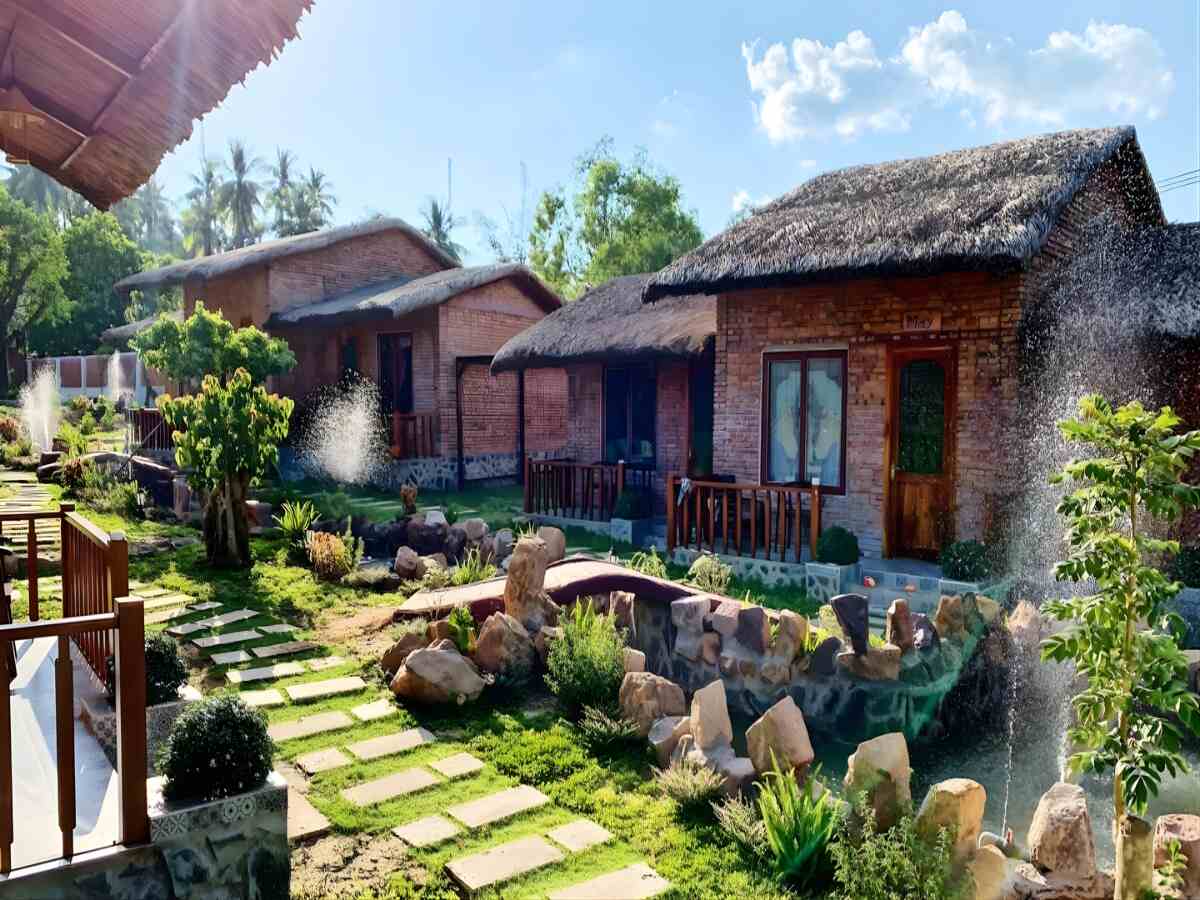 Hình thức lưu trú đơn giản, thuận tiện phù hợp với nhu cầu của dân phượt đường núi.