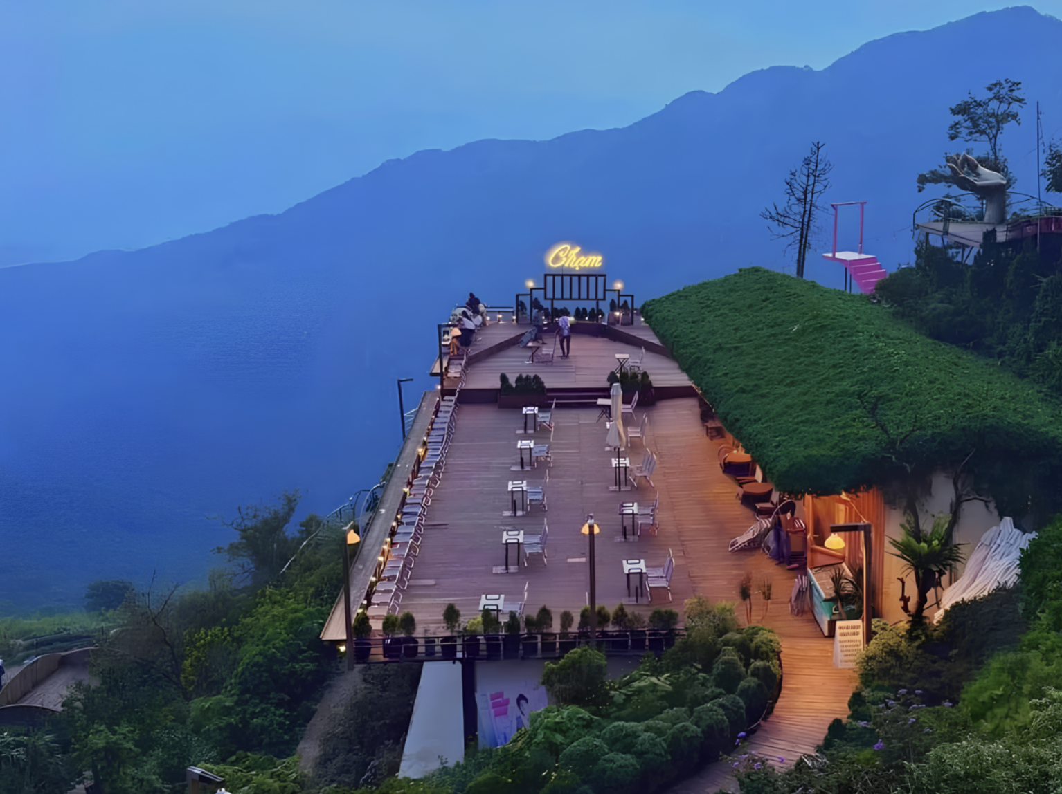 Tam Đảo là lựa chọn quen thuộc cho những chuyến đi ngắn ngày nhờ khí hậu mát mẻ
