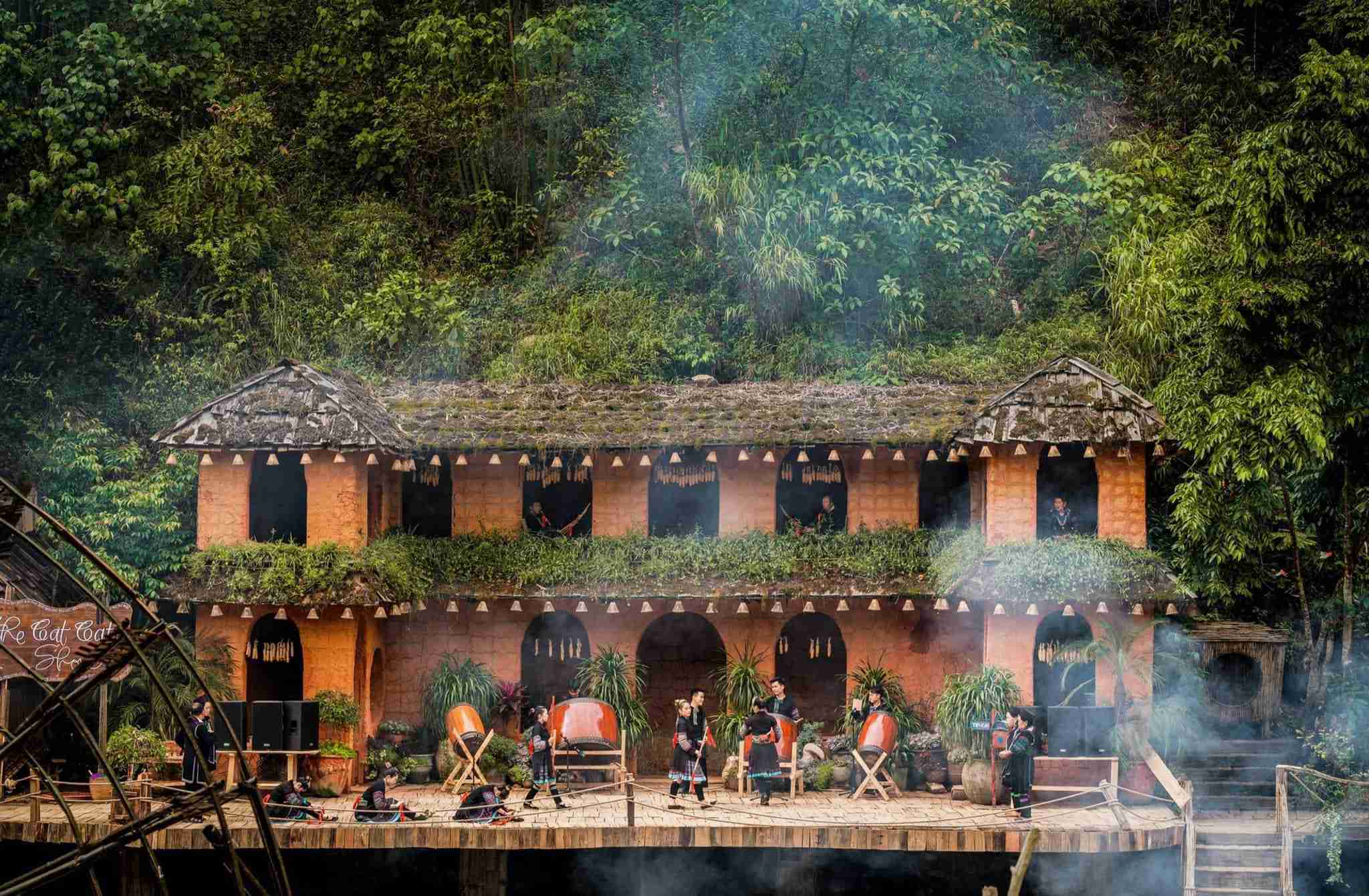 Bản Cát Cát là điểm dừng chân nổi bật trong hầu hết các tour Sa Pa 2 ngày 1 đêm