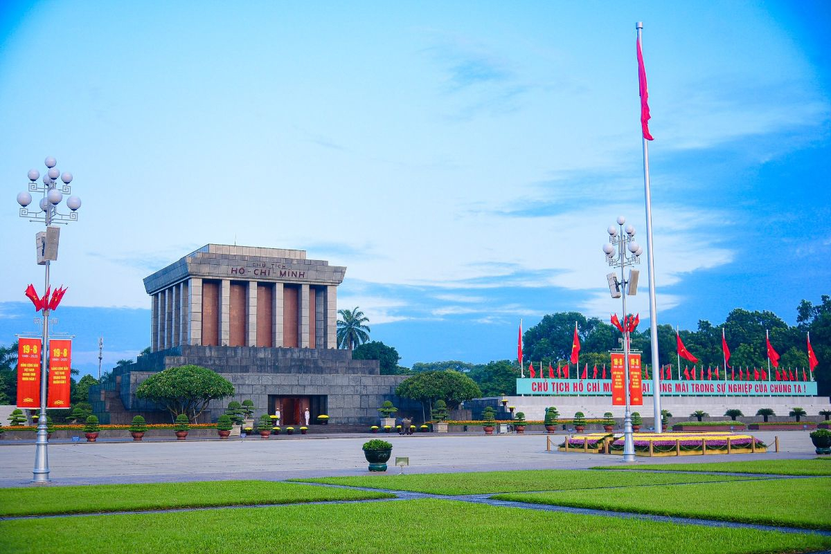 Quảng trường Ba Đình là điểm đến du khách không nên bỏ lỡ khi đến Hà Nội dịp lễ Quốc khánh. 