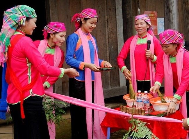 Dân tộc Giáy tổ chức ngày lễ truyền thống