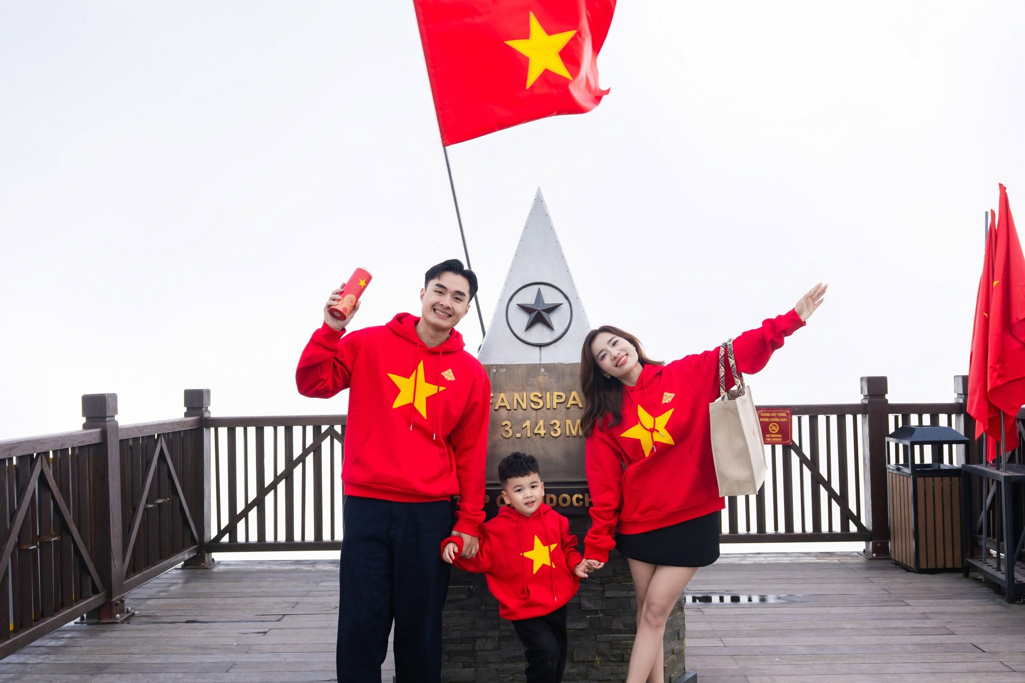 Du khách nên theo dõi thời tiết trước khi lên đỉnh Fansipan để đảm bảo mọi trải nghiệm trọn vẹn