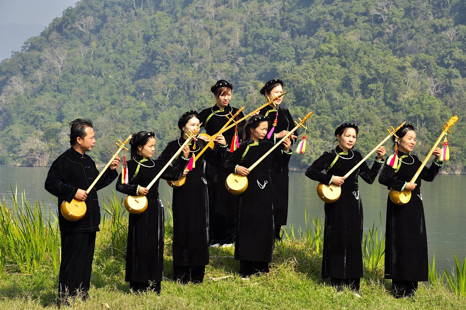 Trang phục dân tộc Tày