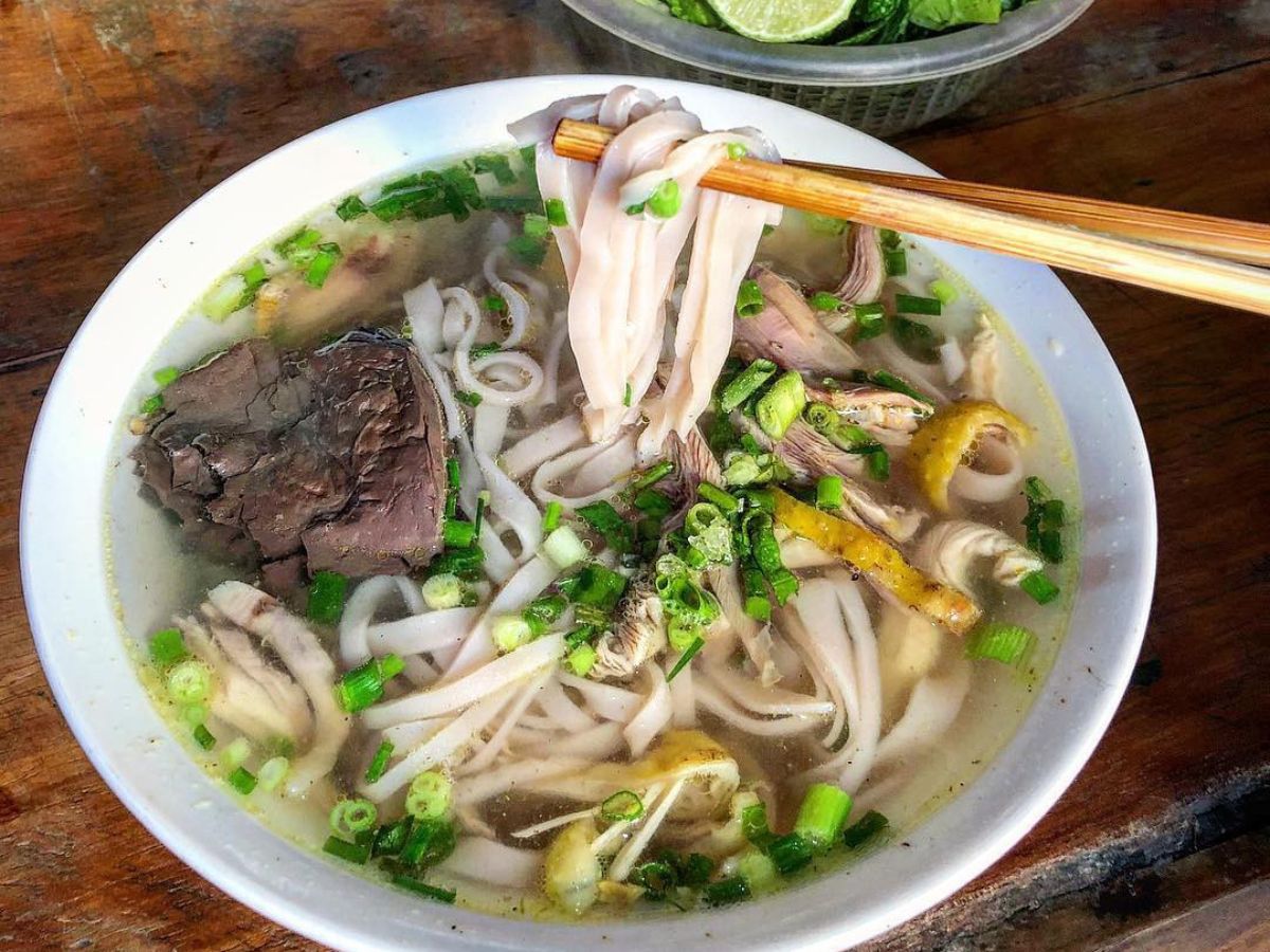 Chế biến món phở chua Bắc Hà khá đơn giản. (Nguồn: Sưu tầm)