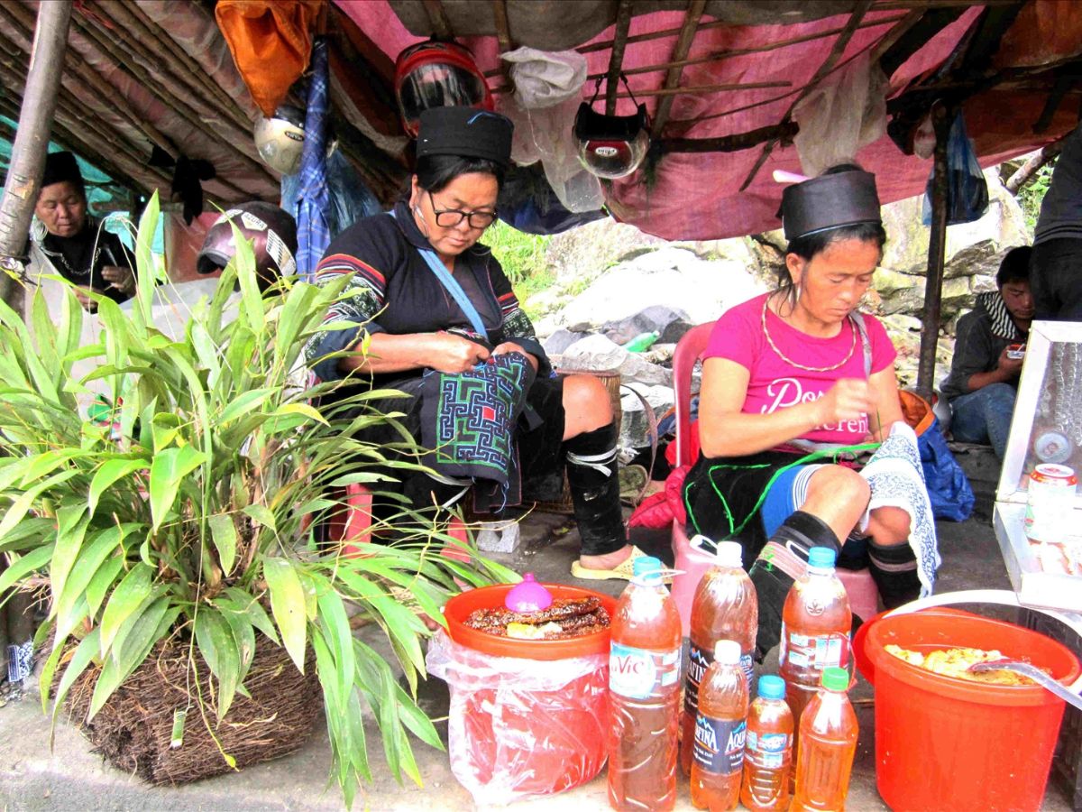 Mật ong rừng Tây Bắc là đặc sản quý giá của vùng núi phía Bắc. (Nguồn: Sưu tầm)