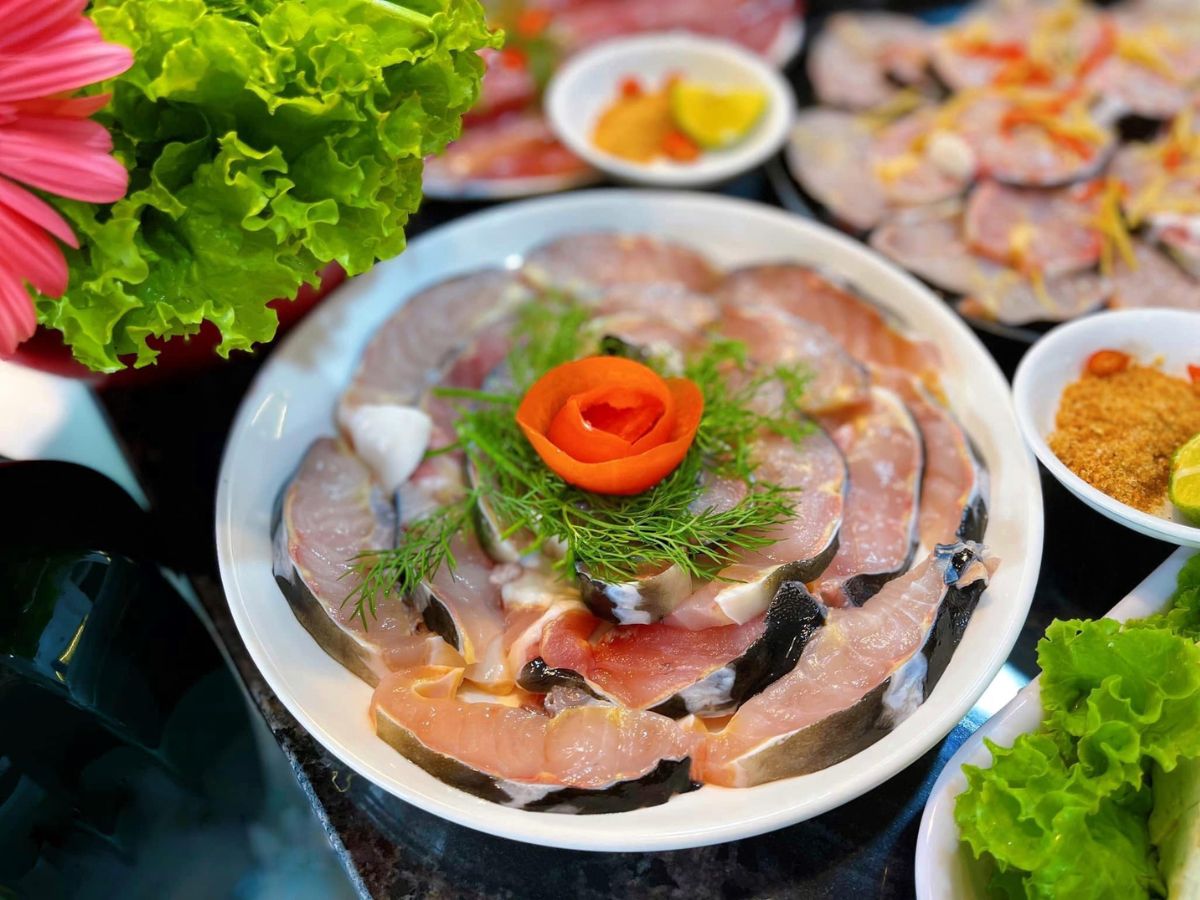 Cộng Hòa Buffet Lẩu Nướng là quán lẩu ngon ở thành phố Lào Cai được du khách yêu thích. (Nguồn: Sưu tầm)