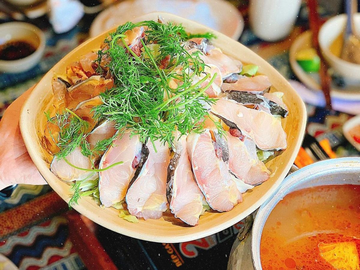 Lâm Lẩu Quán hấp dẫn du khách với nhiều món ngon. (Nguồn: Sưu tầm)