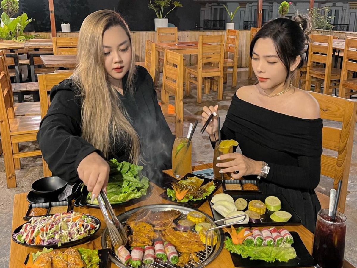 Mẩy Nướng – Xì Xèo Sapa là quán nướng ngon ở thành phố Lào Cai hấp dẫn du khách. (Nguồn: Sưu tầm)