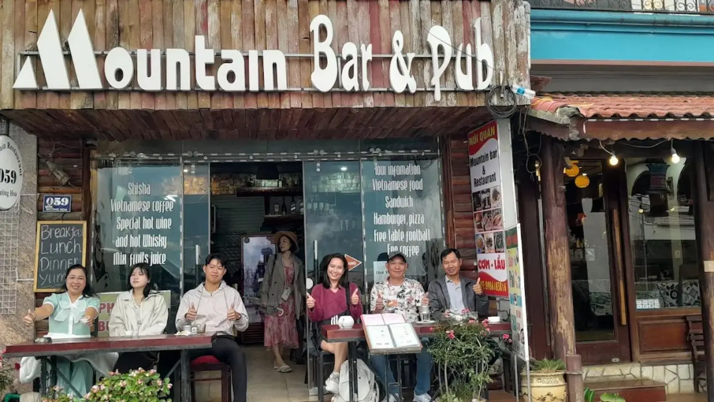Những món tráng miệng và đồ uống đặc trưng góp phần làm phong phú trải nghiệm ẩm thực tại các nhà hàng Sa Pa 