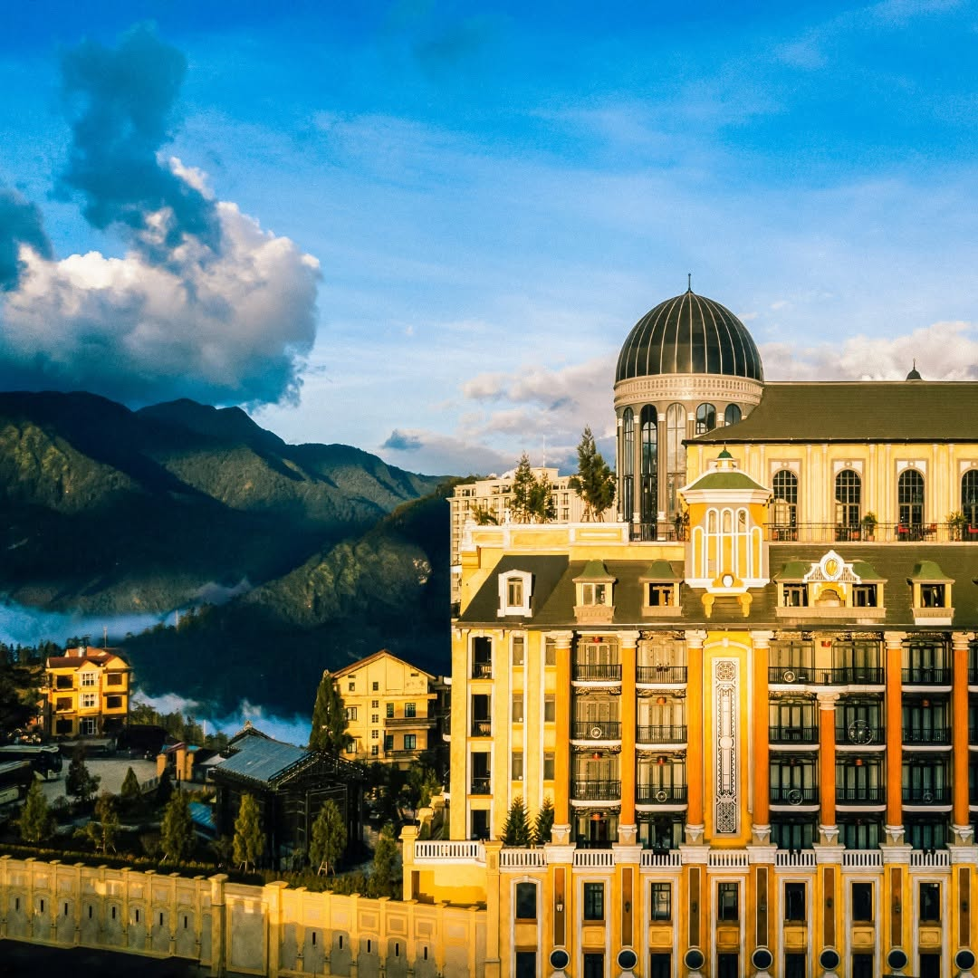 Hotel de la Coupole - MGallery nổi bật với không gian nghỉ dưỡng sang trọng giữa trung tâm Sa Pa và view săn mây đẹp. (Nguồn: Sưu tầm)