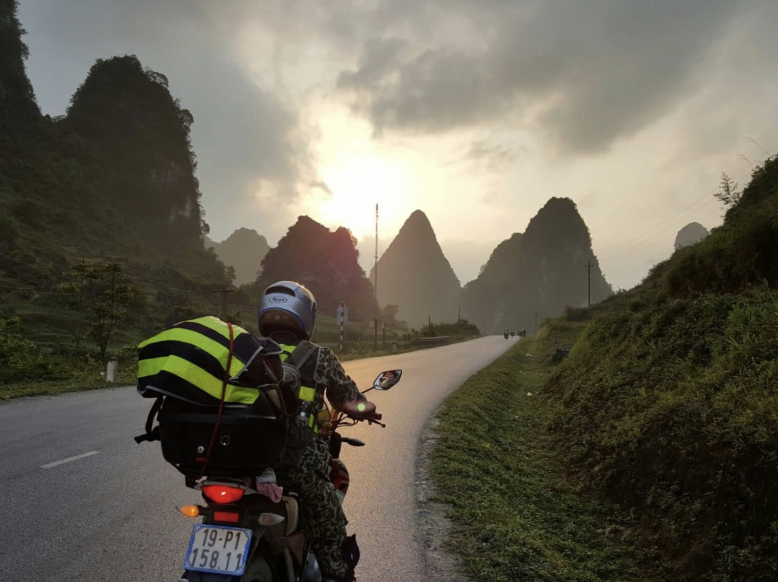 Mỗi điểm dừng trong tour đều mang đến một sắc thái riêng.