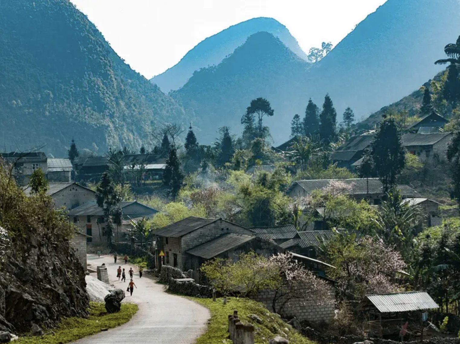 Khi đến với thung lũng Sủng Là, thứ du khách cảm nhận được đầu tiên đó chính là không khí vô cùng trong lành.