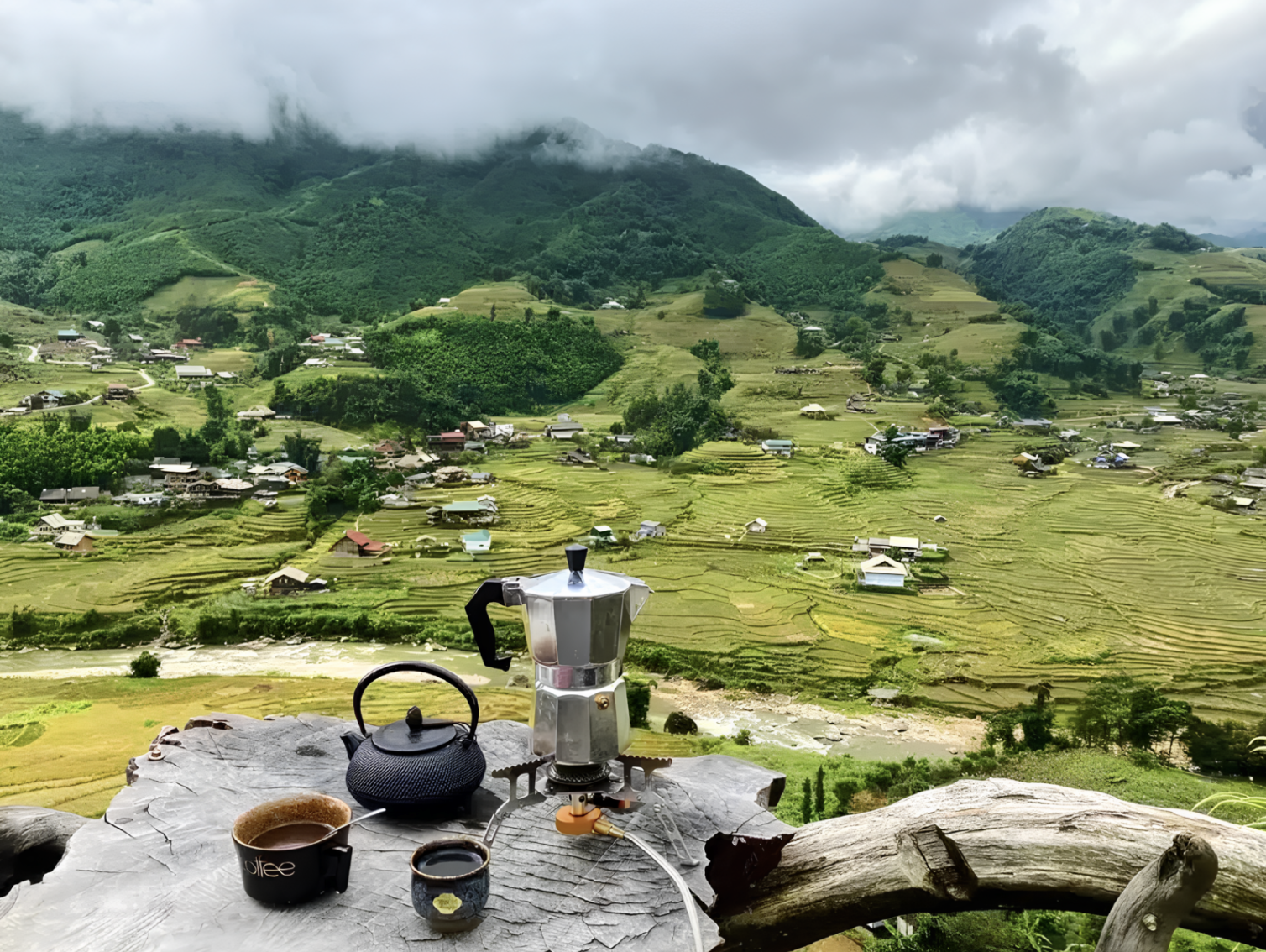 Thung lũng Mường Hoa Sa Pa nổi tiếng với những thửa ruộng bậc thang trùng điệp xếp chồng lên nhau.