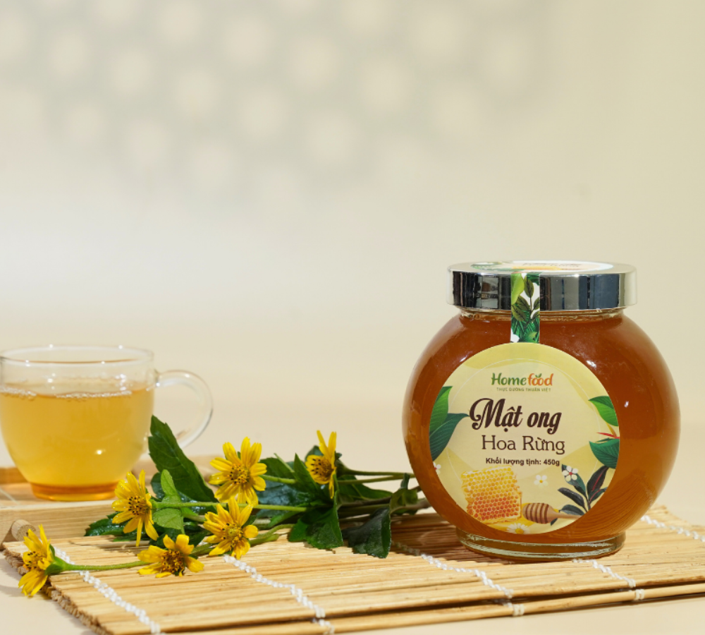 Du khách nên kiểm tra kỹ nhãn sản phẩm, thông tin nguồn gốc và bao bì trước khi mua mật ong làm quà. 