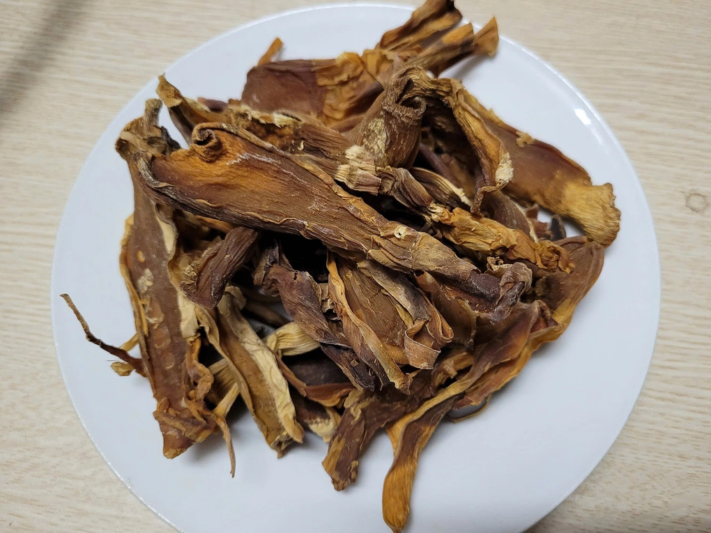 Măng khô mang vẻ mộc mạc nhưng chứa đựng nhiều công đoạn chế biến tỉ mỉ của người dân vùng cao.