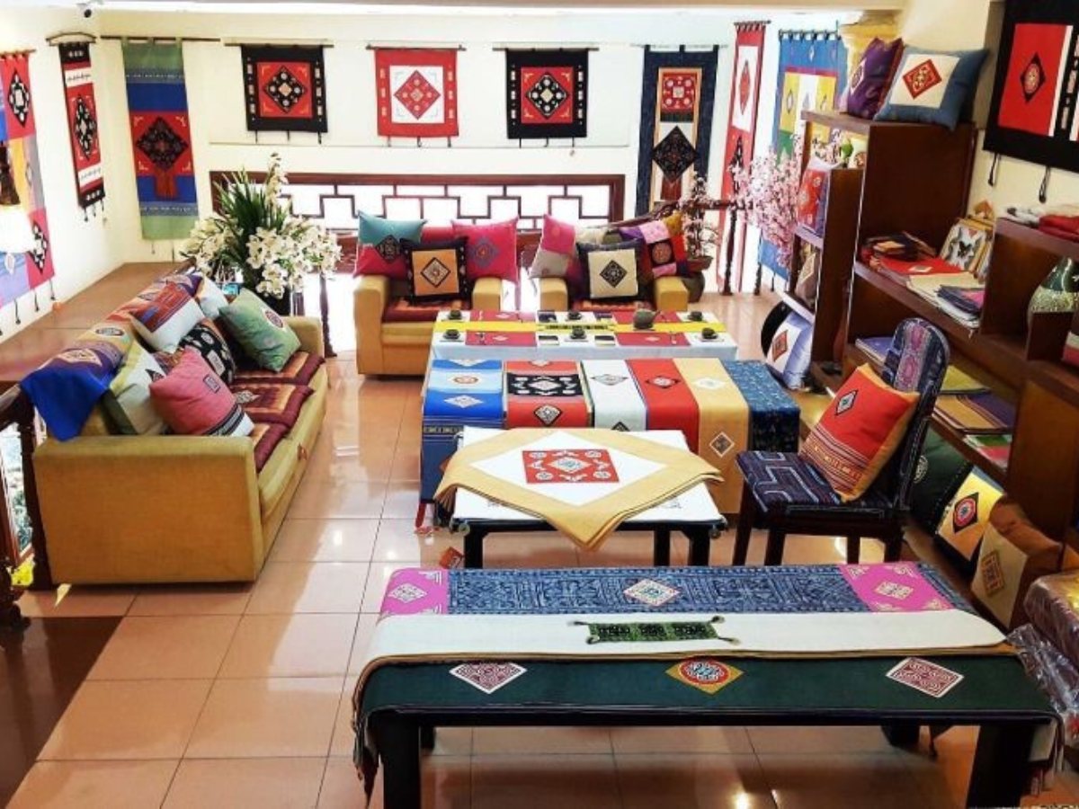 Các sản phẩm có thiết kế phong phú, vừa truyền thống vừa hiện đại.