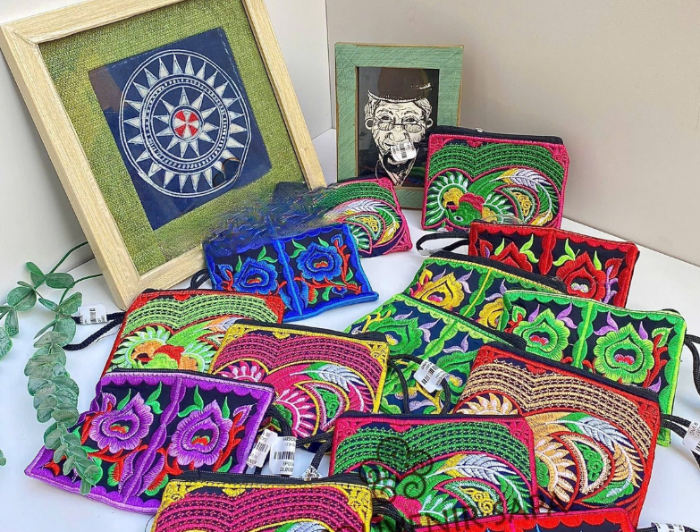 Nơi đây du khách có thể tìm thấy món quà ý nghĩa hay kỷ niệm đáng nhớ cho hành trình của mình.